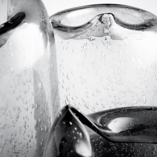 Large Oxtail Vase in Clear by Cyan Design