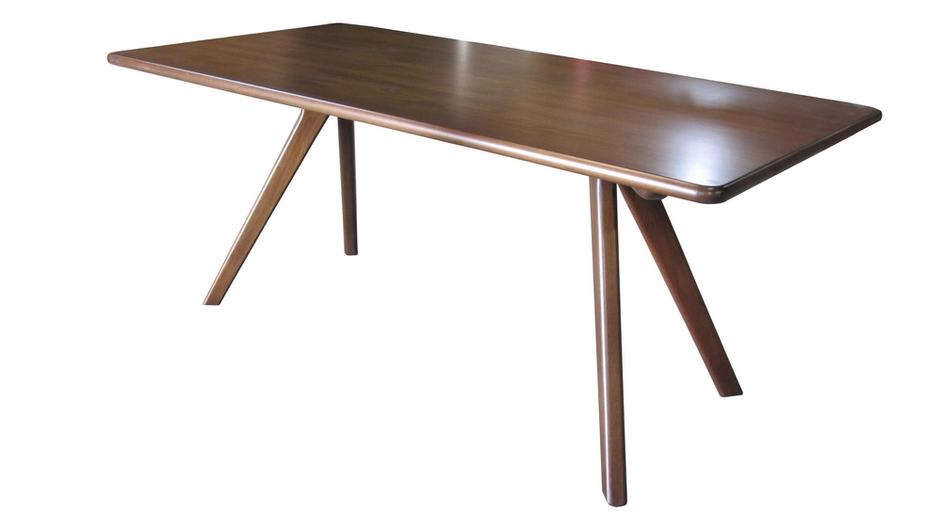 charles table in large by Nuans Design