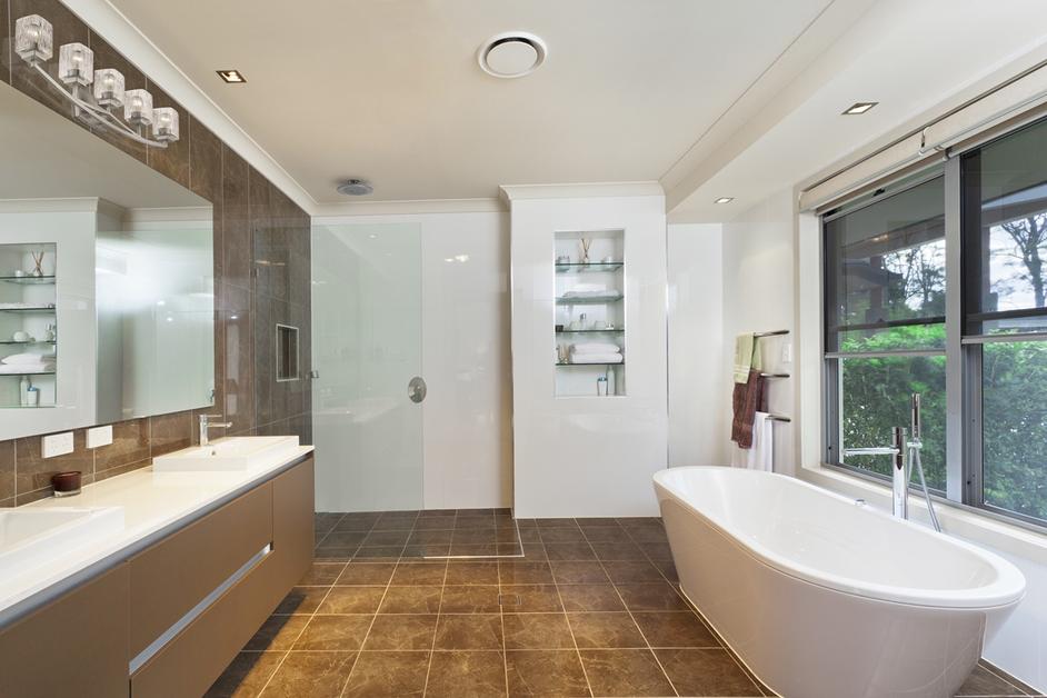 Zaid 5 Light Vanity in Brushed Nickel Finish by Z-Lite