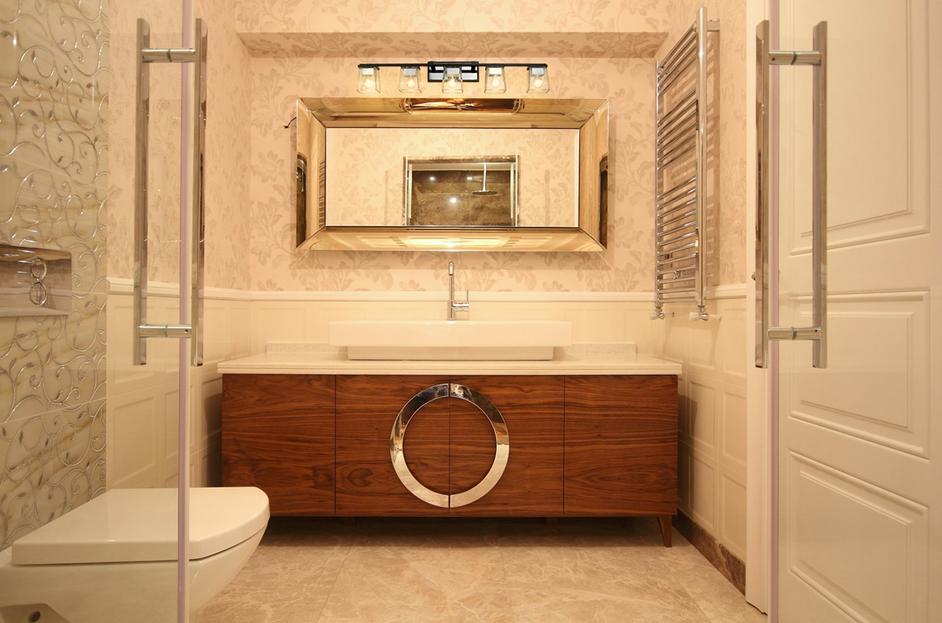 Bleeker Street 5 Light Vanity in Matte Black + Chrome Finish by Z-Lite