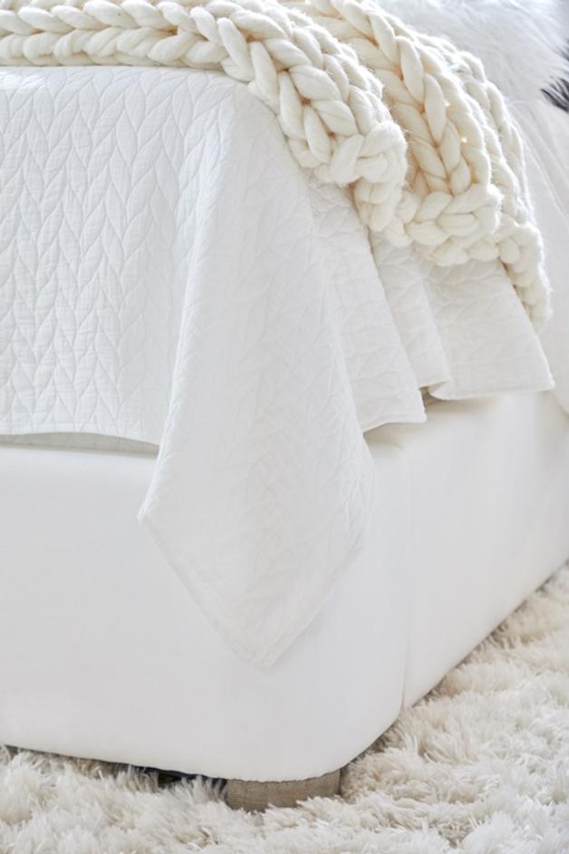 Balboa Queen Bed by Essentials For Living