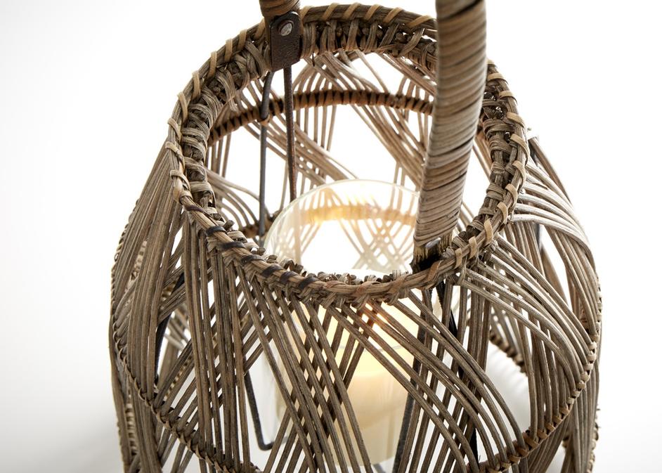 Sm Clydesdale Candleholdr in Rattan by Cyan Design