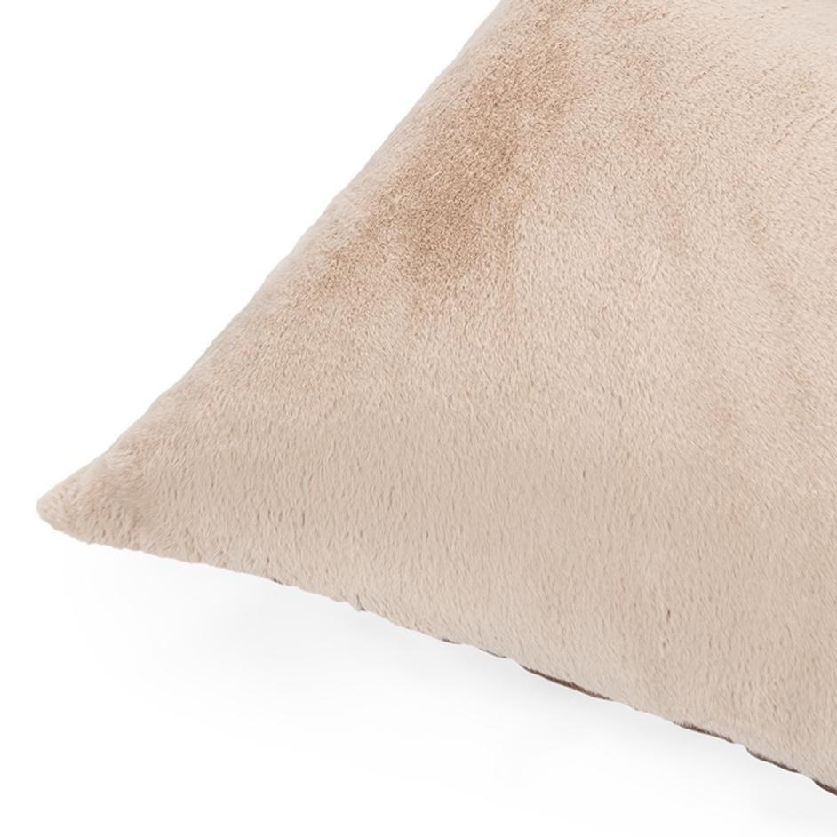 Elle Teardrop Lounge Chair by Classic Home