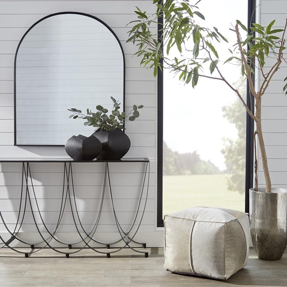 Small Adelaide Vase in Bronze by Cyan Design