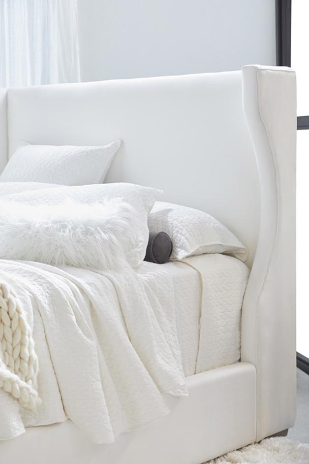 Balboa Queen Bed by Essentials For Living