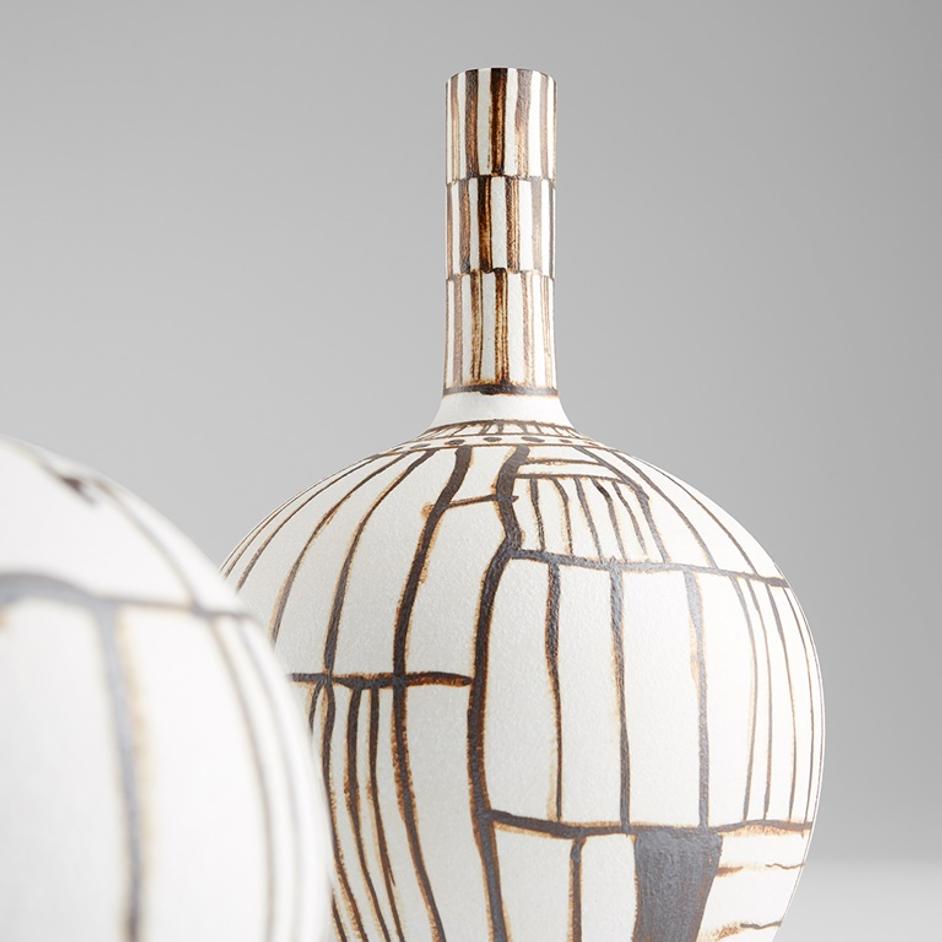 Risse Vase in Ebony and White by Cyan Design