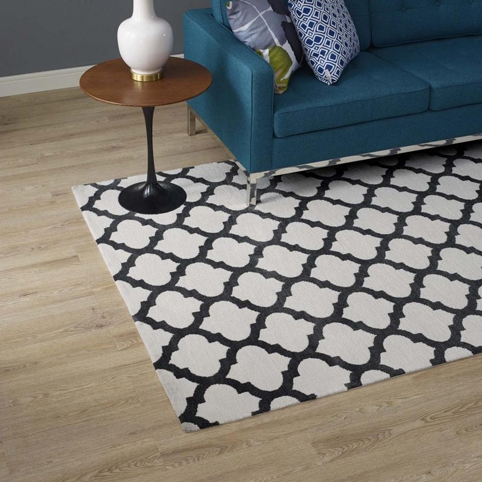 Vaysman Moroccan Trellis 5X8 Area Rug In Ivory And Charcoal by Modway Furniture