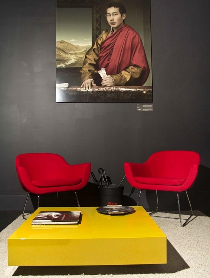 chelsea lounge wire base in red wool by Nuans Design