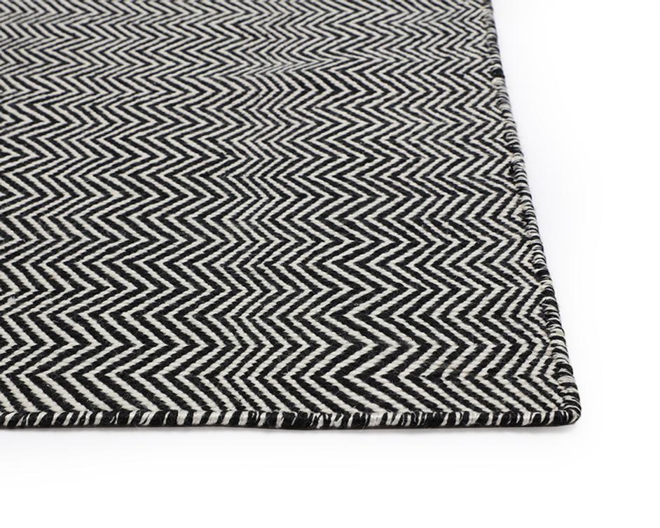 CUSCO HAND-WOVEN RUG - BLACK / WHITE - 5' X 8' by Sunpan