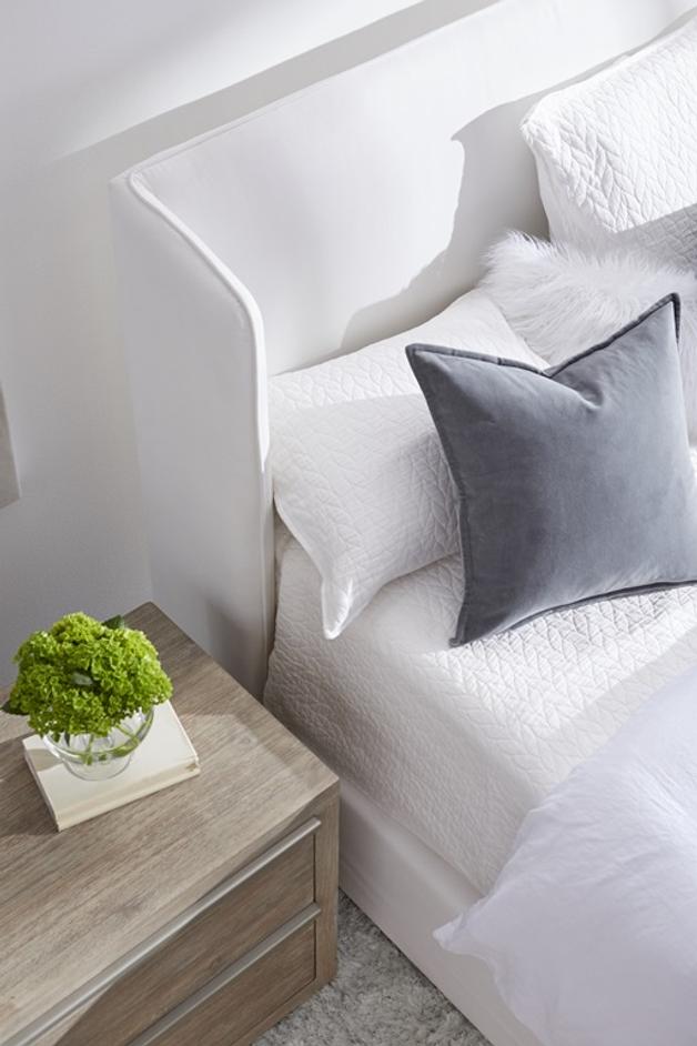 Stewart Queen Bed by Essentials For Living