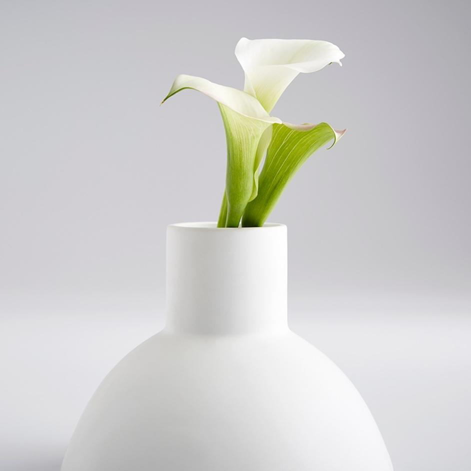 Purezza Vase in White by Cyan Design
