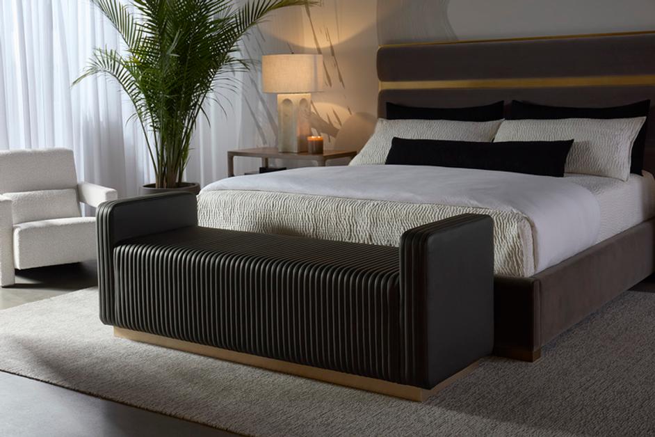 ROHE TABLE LAMP by Sunpan