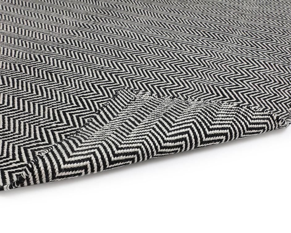 CUSCO HAND-WOVEN RUG - BLACK / WHITE - 5' X 8' by Sunpan