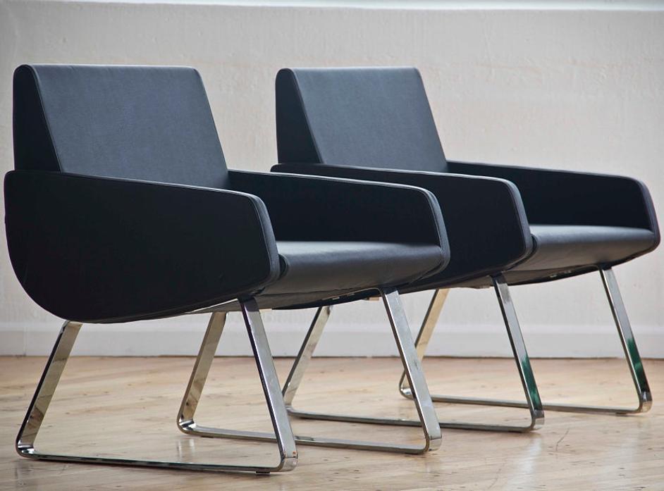 York Chair In Black Leather by Nuans Design