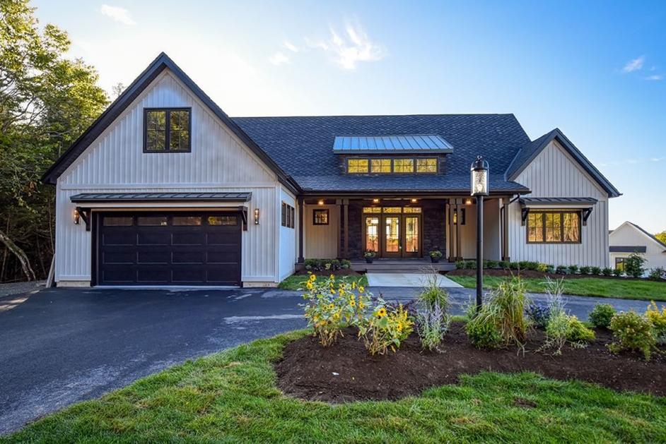 Roundhouse 1 Light Outdoor Post Mounted Fixture in Black Finish by Z-Lite