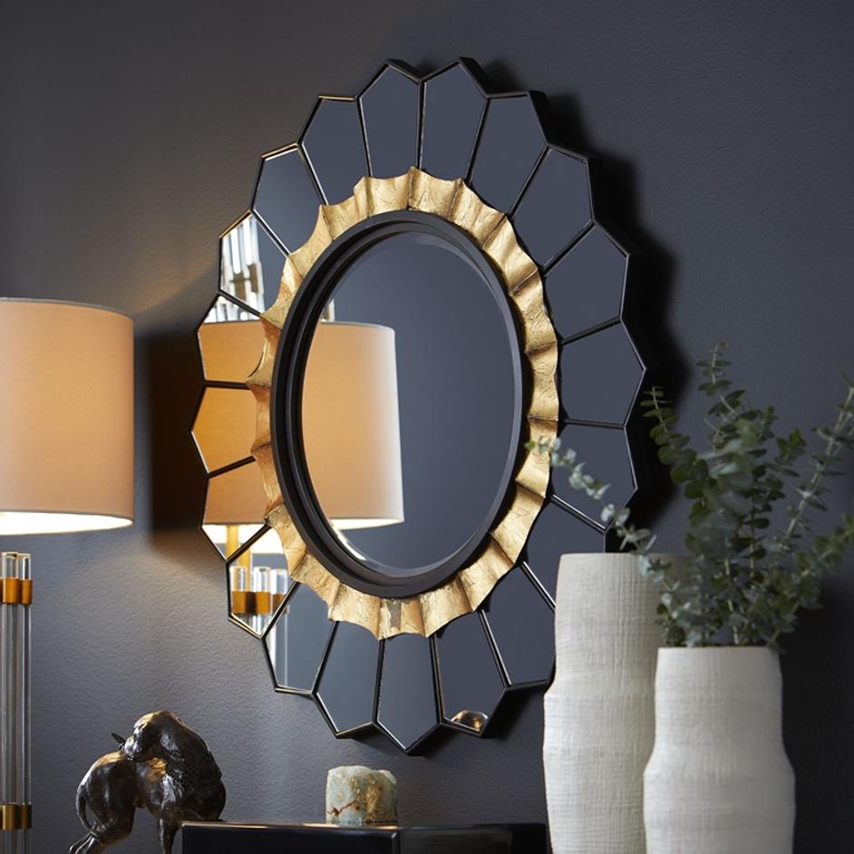 Leela Vase in White by Cyan Design