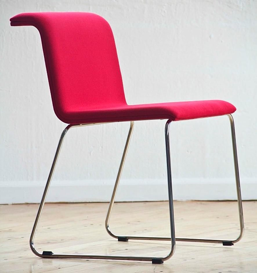 beaver contemporary chair in wool by Nuans Design