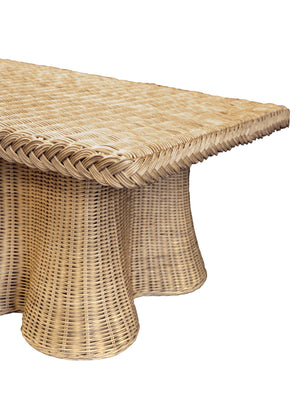 RECTANGULAR COFFEE TABLE WITH BRAIDED EDGE AND SCALLOPPED SKIRT IN NATURAL WOVEN RATTAN