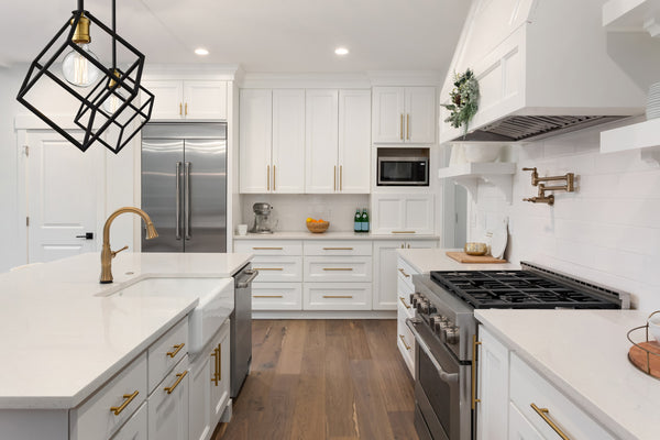 Vertical 1 Light Pendant in Bronze + Olde Brass Finish