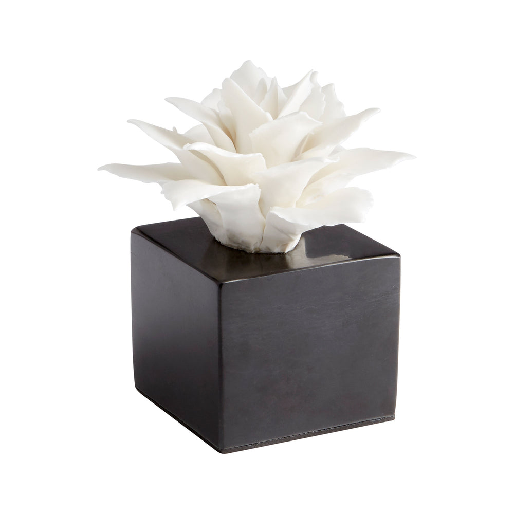 Large Calendine Sculpture In White
