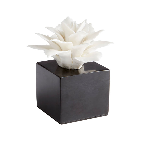 Large Calendine Sculpture In White