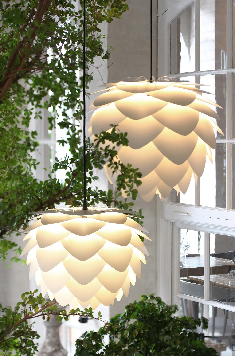 Aluvia Medium Plug-In Pendant in Pearl with Black Cord