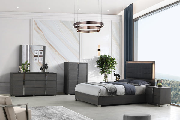 Giulia Dresser in Matte Gray