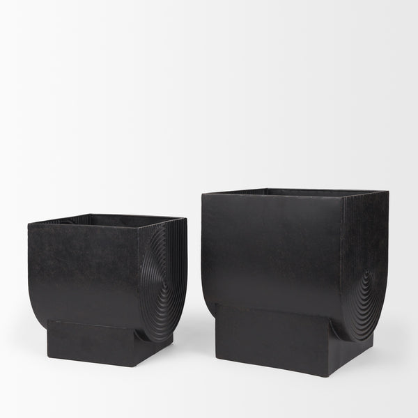 Medina Antiqued Black Metal Planters  (Set of 2)