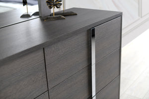 Giulia Dresser in Matte Gray
