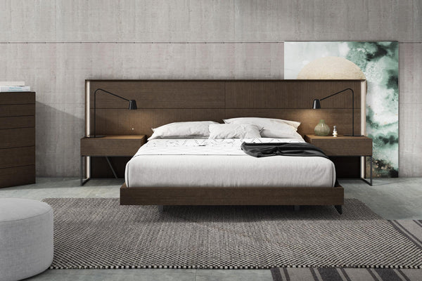 Reegan King Bed in Ash