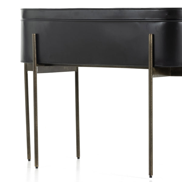 Jed Large Planter In Iron Matte Black