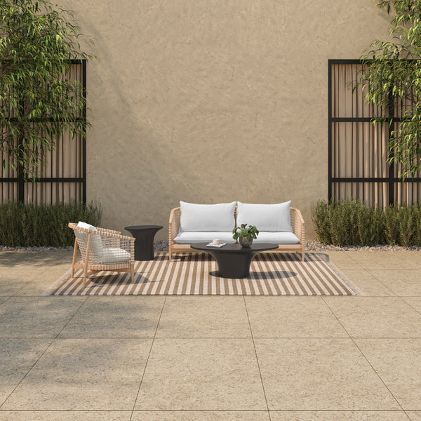 Yumi Outdoor Coffee Table in Black