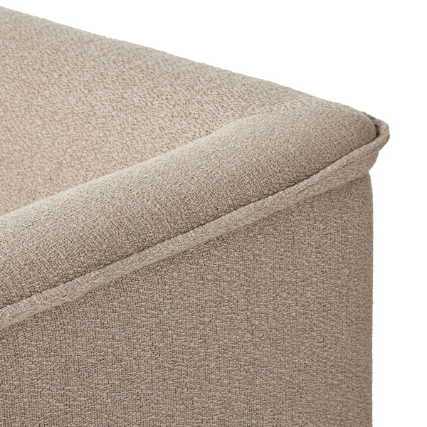 Wellborn Swivel Chair In Kerbey Camel