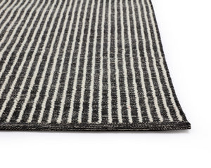 SERENE HAND-WOVEN RUG - BLACK / WHITE - 5' X 8'
