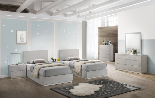 Rogan Grey T Bed