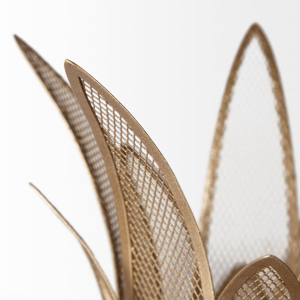 Vero I Small Gold Toned Mesh Metal Leaves Table Candle Holder