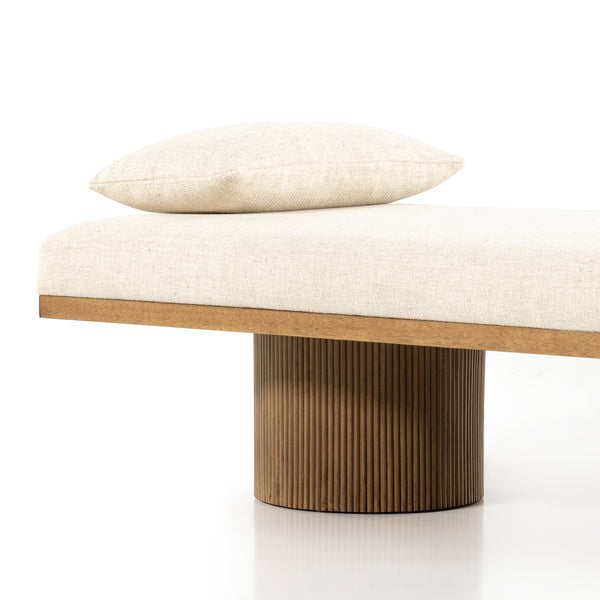 Jakobi Chaise In Thames Cream