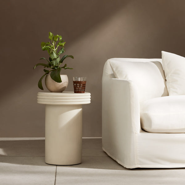 Grecia Outdoor End Table In Small In White