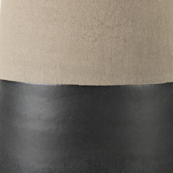 Garand Medium 15H Two-Toned Black/Natural Ceramic Jug