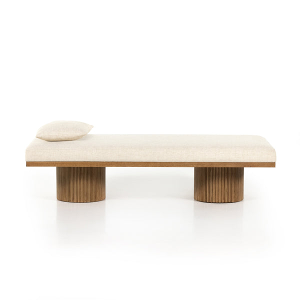 Jakobi Chaise In Thames Cream
