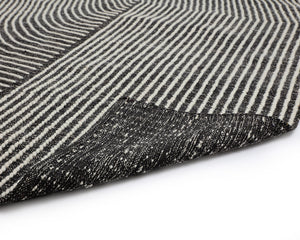 SERENE HAND-WOVEN RUG - BLACK / WHITE - 5' X 8'