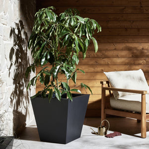Koto Planter - Black Concrete