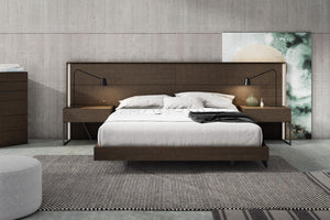 Reegan Queen Bed in Ash