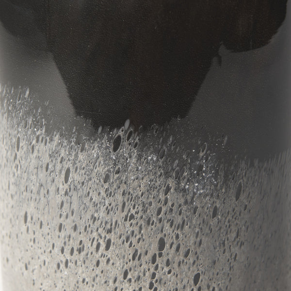 Emu Short Black w/ Gray Vase