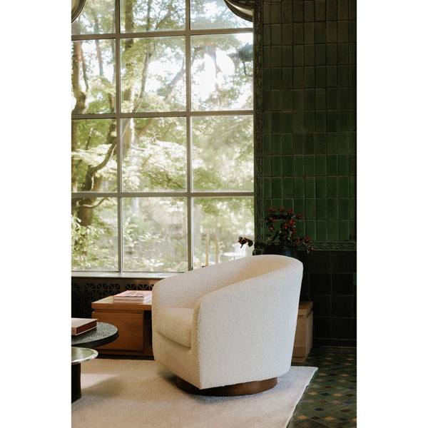 Oscy Swivel Chair in Faux Shearling White