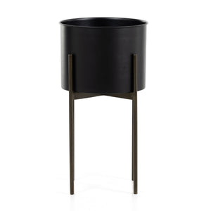 Jed Planter In Iron Matte Black