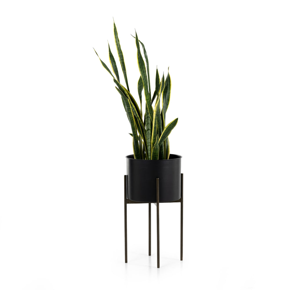 Jed Planter In Iron Matte Black