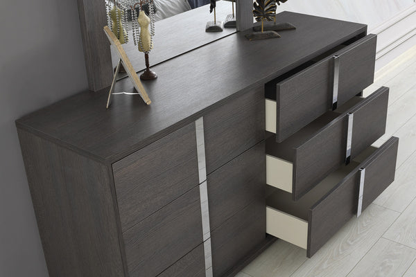 Giulia Dresser in Matte Gray