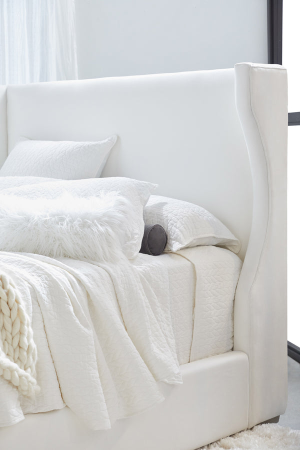 Balboa Queen Bed
