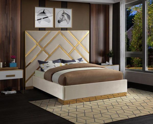 Lionel Queen Bed In Cream  Velvet